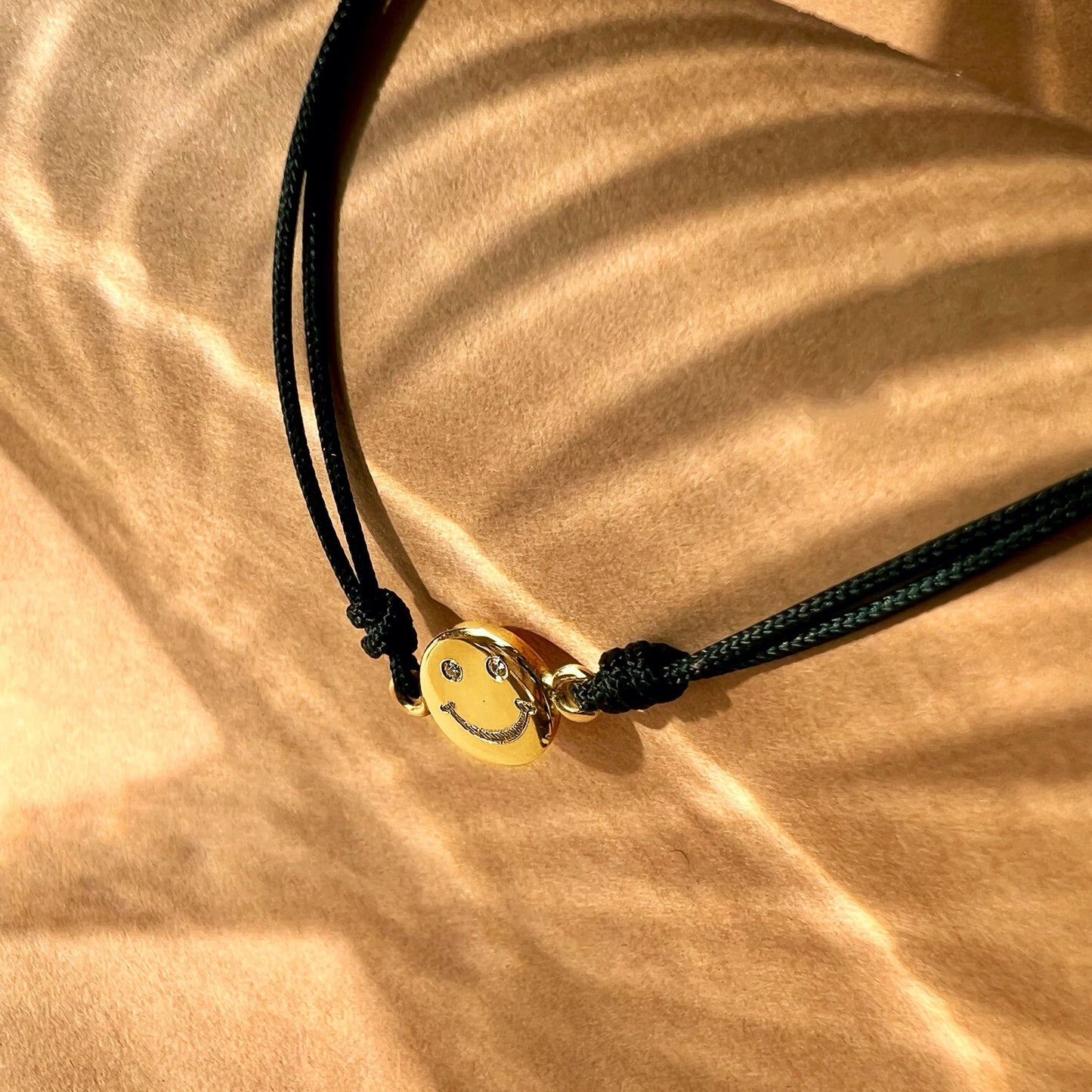 Armband Smiley mit Labor Diamanten von The Good Bling