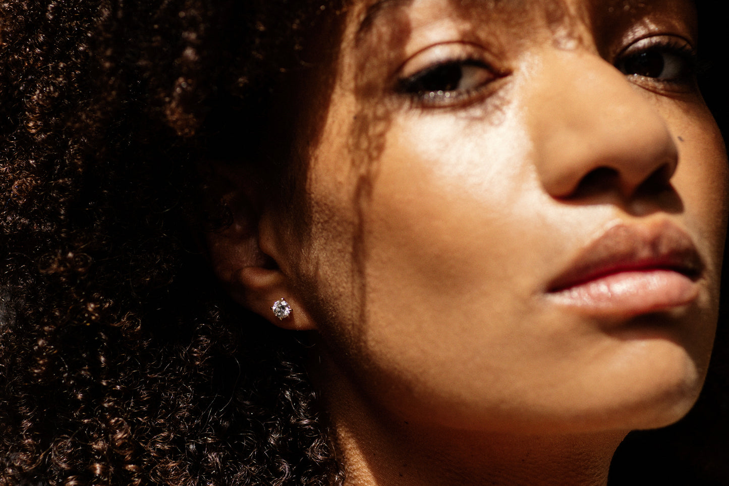 Diana Ohrstecker - Schmuck aus recyceltem Gold mit Labordiamanten - The Good Bling Berlin