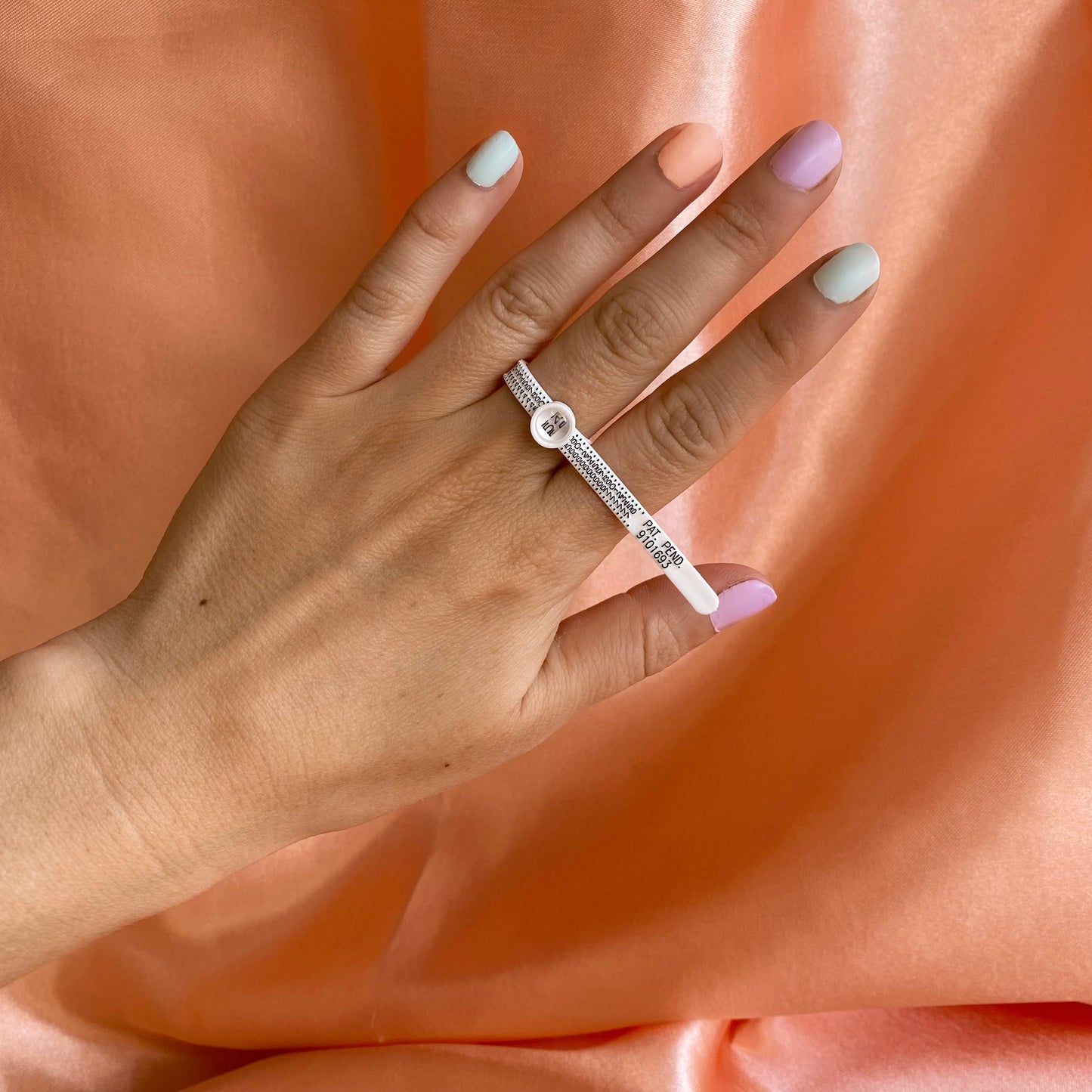 Ringsizer - Schmuck aus recyceltem Gold mit Labordiamanten - The Good Bling Berlin