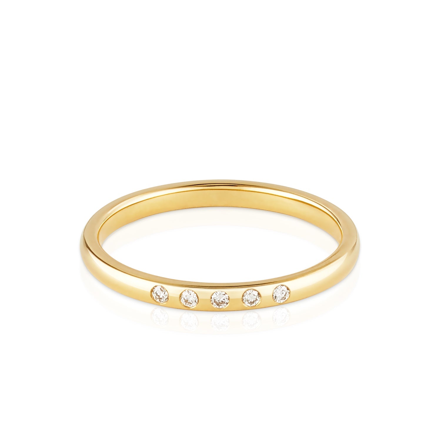 Kim ist ein Ring mit Labor Diamanten und aus 18 Karat Gelbgold von Zola Berlin.