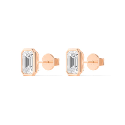 Ohrstecker Karla mit Radiant Schliff aus Labor Diamanten und recyceltem Roségold.