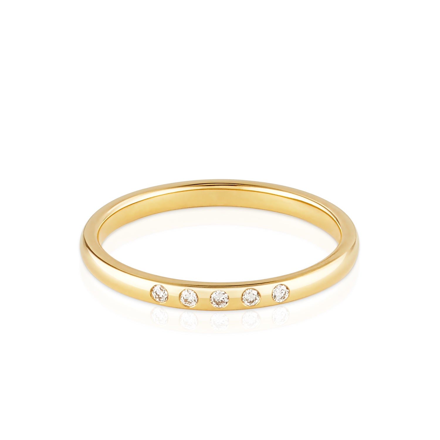Kim ist ein Ring mit Labor Diamanten und aus 18 Karat Gelbgold von Zola Berlin.