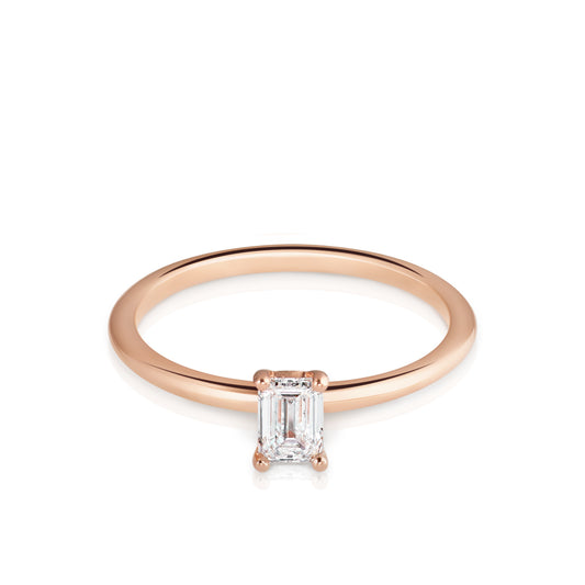 Der Ring Khloé besticht durch deine besondere Form und dem wunderschönen Schliff des Labor Diamanten.